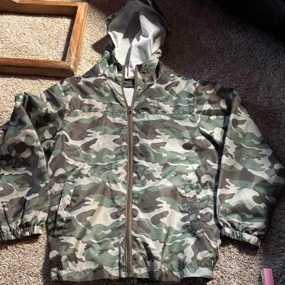 Faded Glory Green and Gray Camouflage Jacket